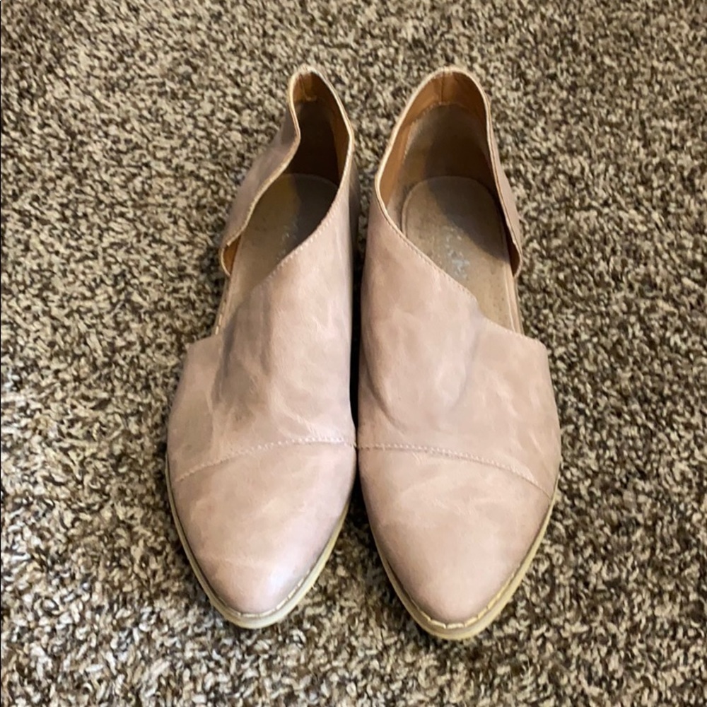 Women’s cut out booties.